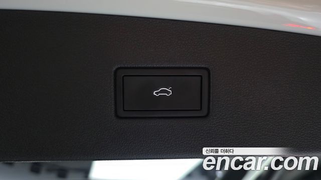 Volkswagen Tiguan 2023 — photo 32