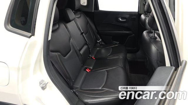 Jeep Compass 2018 — photo 18