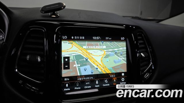 Jeep Compass 2018 — photo 20