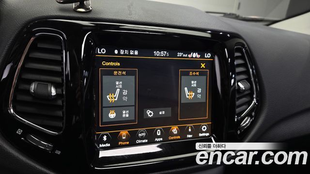 Jeep Compass 2018 — photo 25