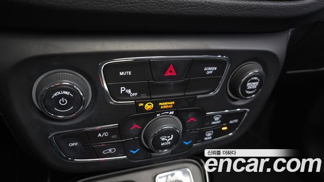 Jeep Compass 2018 — photo 30