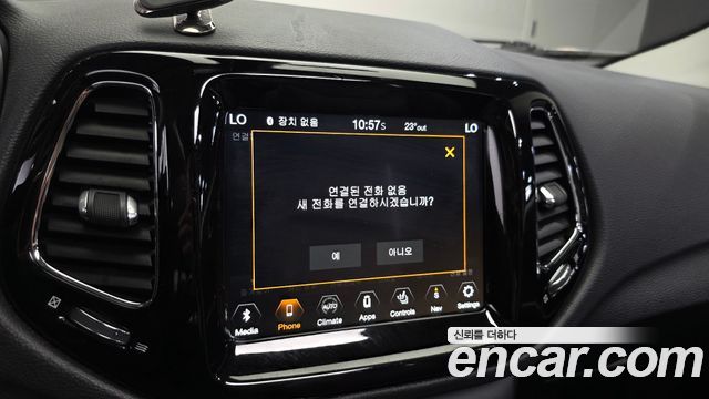 Jeep Compass 2018 — photo 32