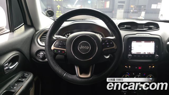 Jeep Renegade 2016 — photo 13