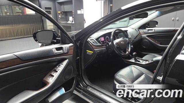 Kia K7 2016 — photo 13
