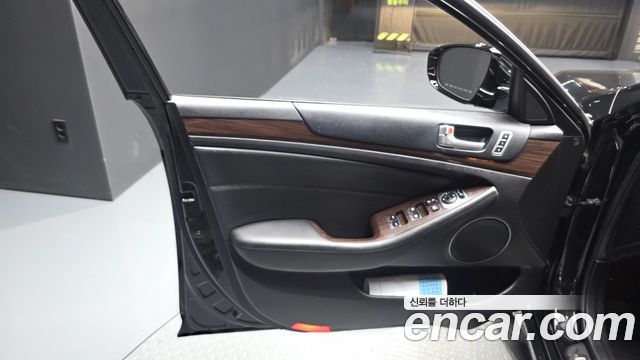 Kia K7 2016 — photo 14