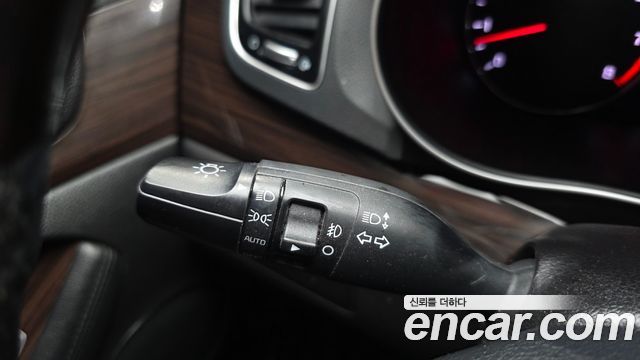 Kia K7 2016 — photo 27