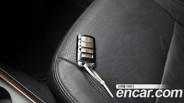 Kia K7 2016 — photo 31