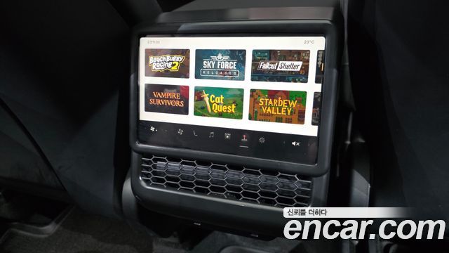 Tesla Model Y 2025 — photo 26