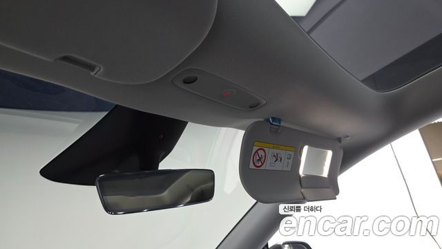 Tesla Model Y 2025 — photo 28