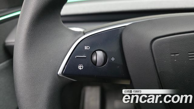 Tesla Model Y 2025 — photo 29