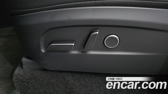 Tesla Model Y 2025 — photo 32