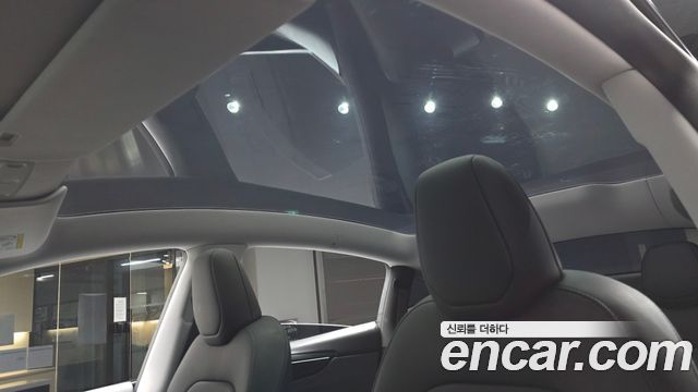 Tesla Model Y 2025 — photo 33