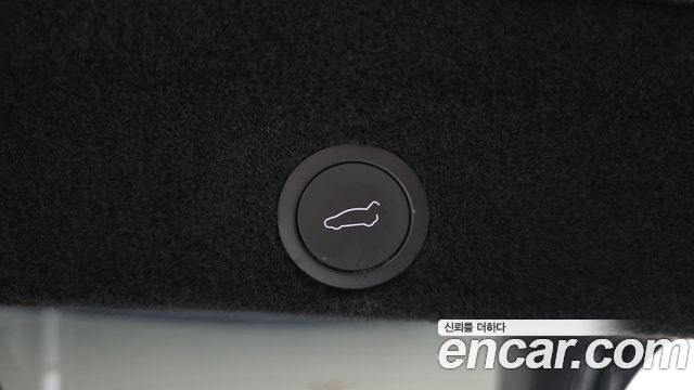 Tesla Model Y 2025 — photo 35