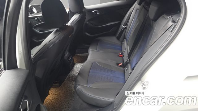 BMW 1-Series 2024 — photo 11