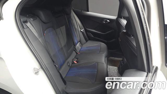 BMW 1-Series 2024 — photo 12