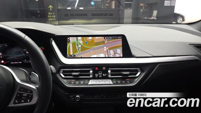 BMW 1-Series 2024 — photo 14