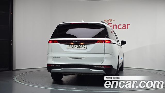 Kia Canival 2022 — photo 4