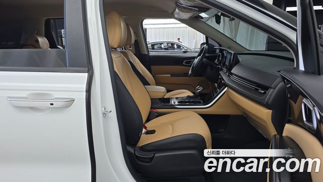Kia Canival 2022 — photo 11