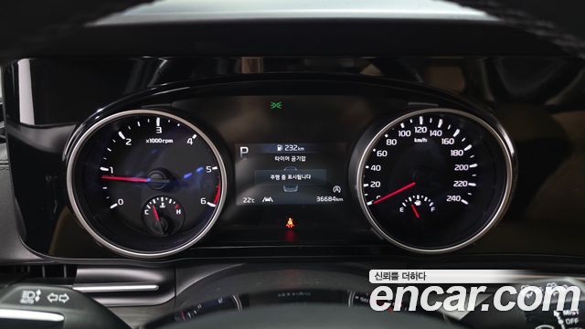 Kia Canival 2021 — photo 11