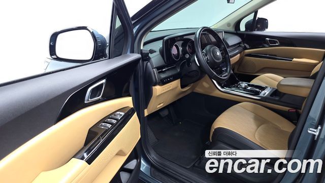 Kia Canival 2021 — photo 13