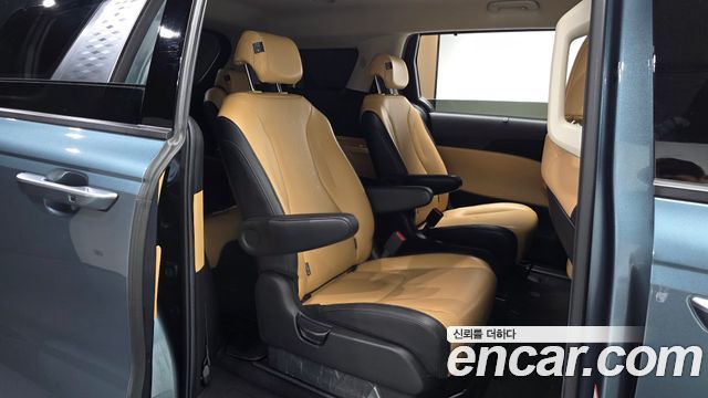 Kia Canival 2021 — photo 18