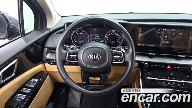 Kia Canival 2021 — photo 19