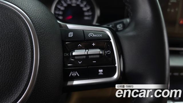 Kia Canival 2021 — photo 23