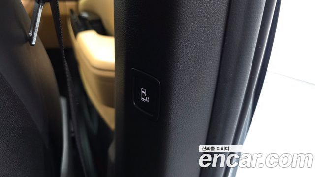 Kia Canival 2021 — photo 24