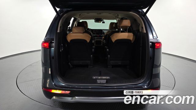 Kia Canival 2021 — photo 26