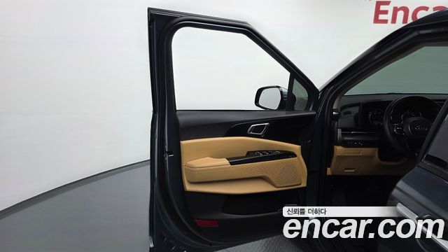 Kia Canival 2021 — photo 14