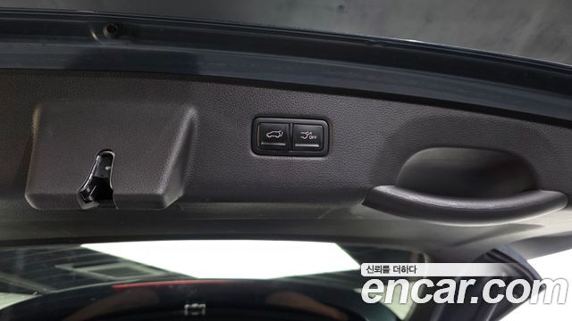 Kia Canival 2021 — photo 28