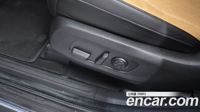 Kia Canival 2021 — photo 31