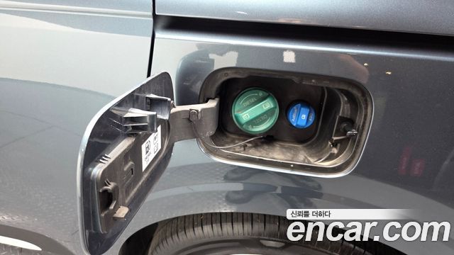 Kia Canival 2021 — photo 32