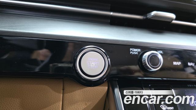 Kia Canival 2021 — photo 38