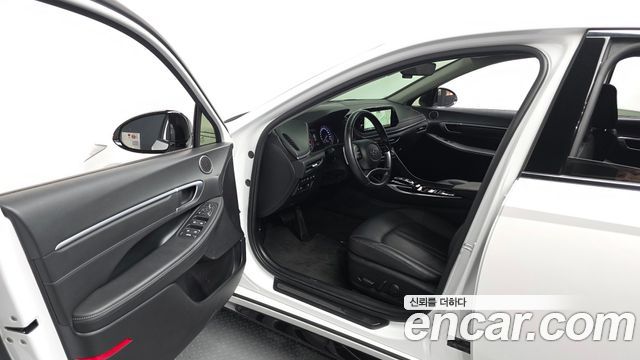 Hyundai Sonata 2022 — photo 13