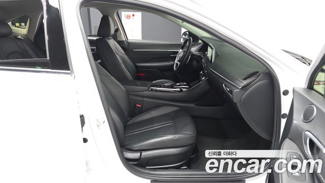 Hyundai Sonata 2022 — photo 17