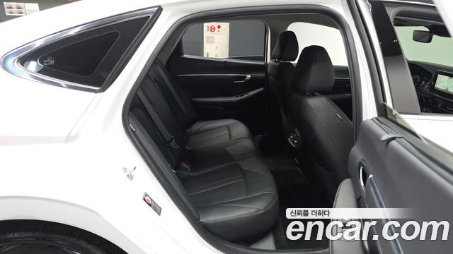 Hyundai Sonata 2022 — photo 18