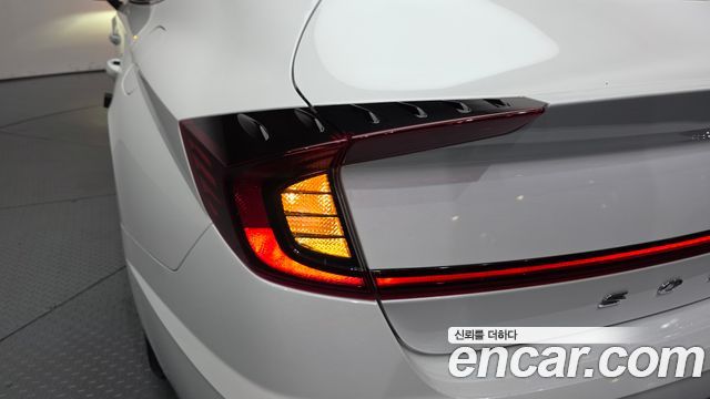 Hyundai Sonata 2022 — photo 9