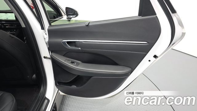 Hyundai Sonata 2022 — photo 15