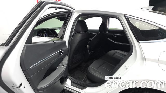 Hyundai Sonata 2022 — photo 16