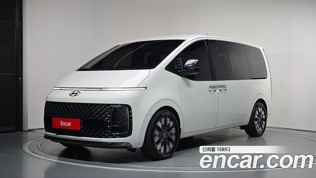 Hyundai Staria 2022 — photo 1
