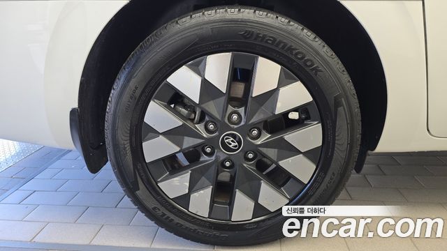 Hyundai Staria 2022 — photo 5