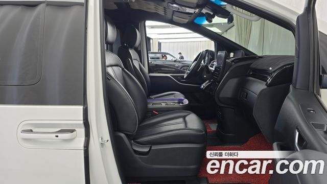 Hyundai Staria 2022 — photo 11
