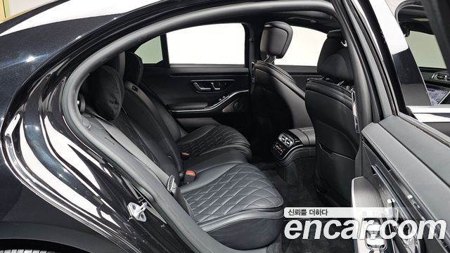 Mercedes-Benz S-Class 2023 — photo 18