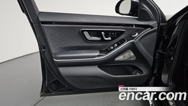 Mercedes-Benz S-Class 2023 — photo 14