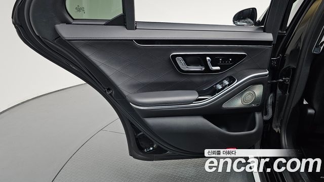 Mercedes-Benz S-Class 2023 — photo 15