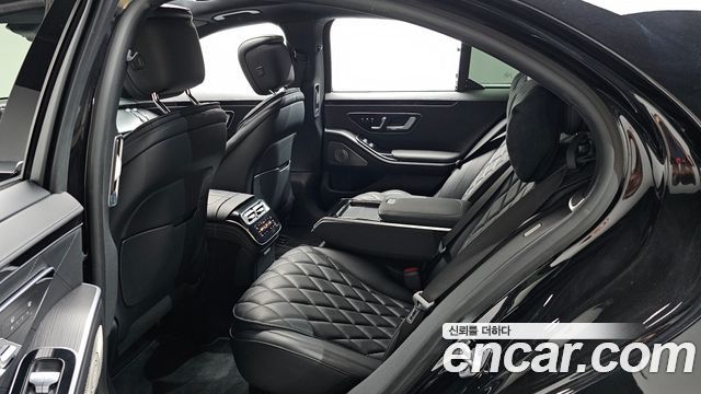 Mercedes-Benz S-Class 2023 — photo 16