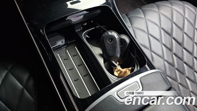 Mercedes-Benz S-Class 2023 — photo 28