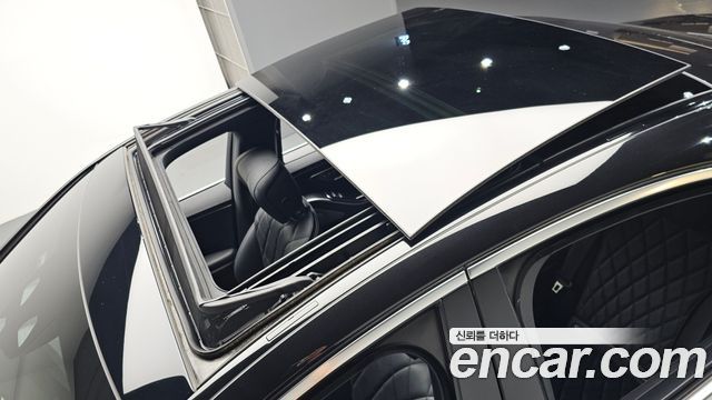 Mercedes-Benz S-Class 2023 — photo 33