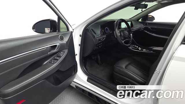 Hyundai Sonata 2022 — photo 13
